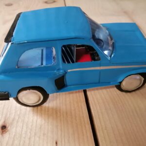 Handmade-model-Renault 5