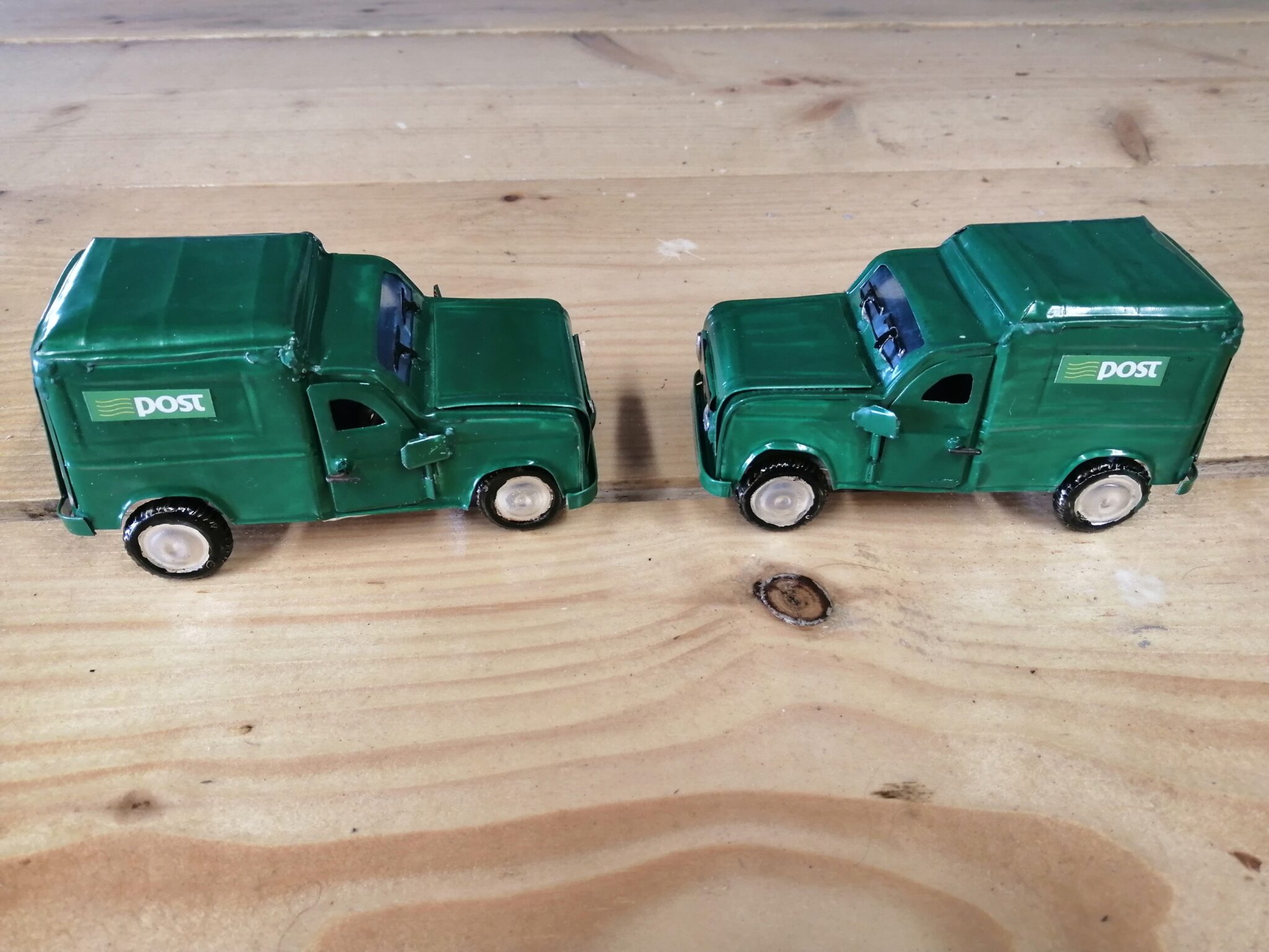 Post Van Model Old Irish Post Van Model 12cm - MadaCars